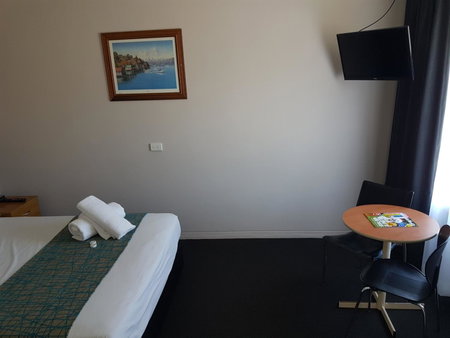 Gateshead Tavern & Motel, Newcastle, Australia