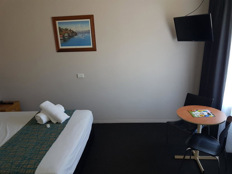 Gateshead Tavern & Motel, Newcastle, Australia