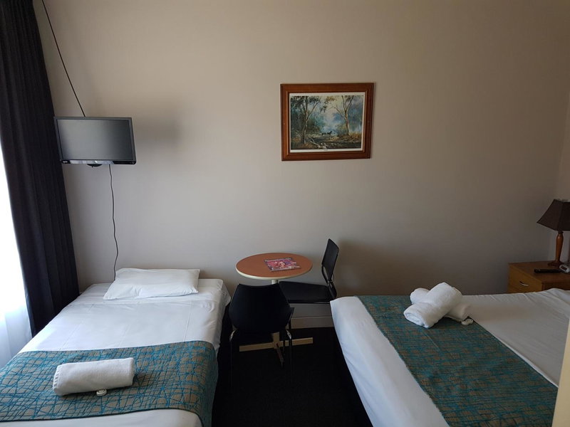Gateshead Tavern & Motel, Newcastle, Australia