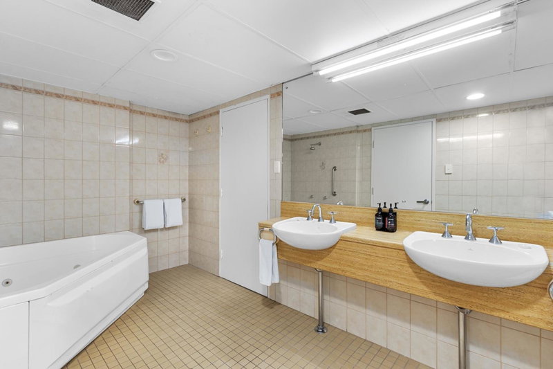 Mantra Meridien Adelaide, Adelaide city centre, Australia