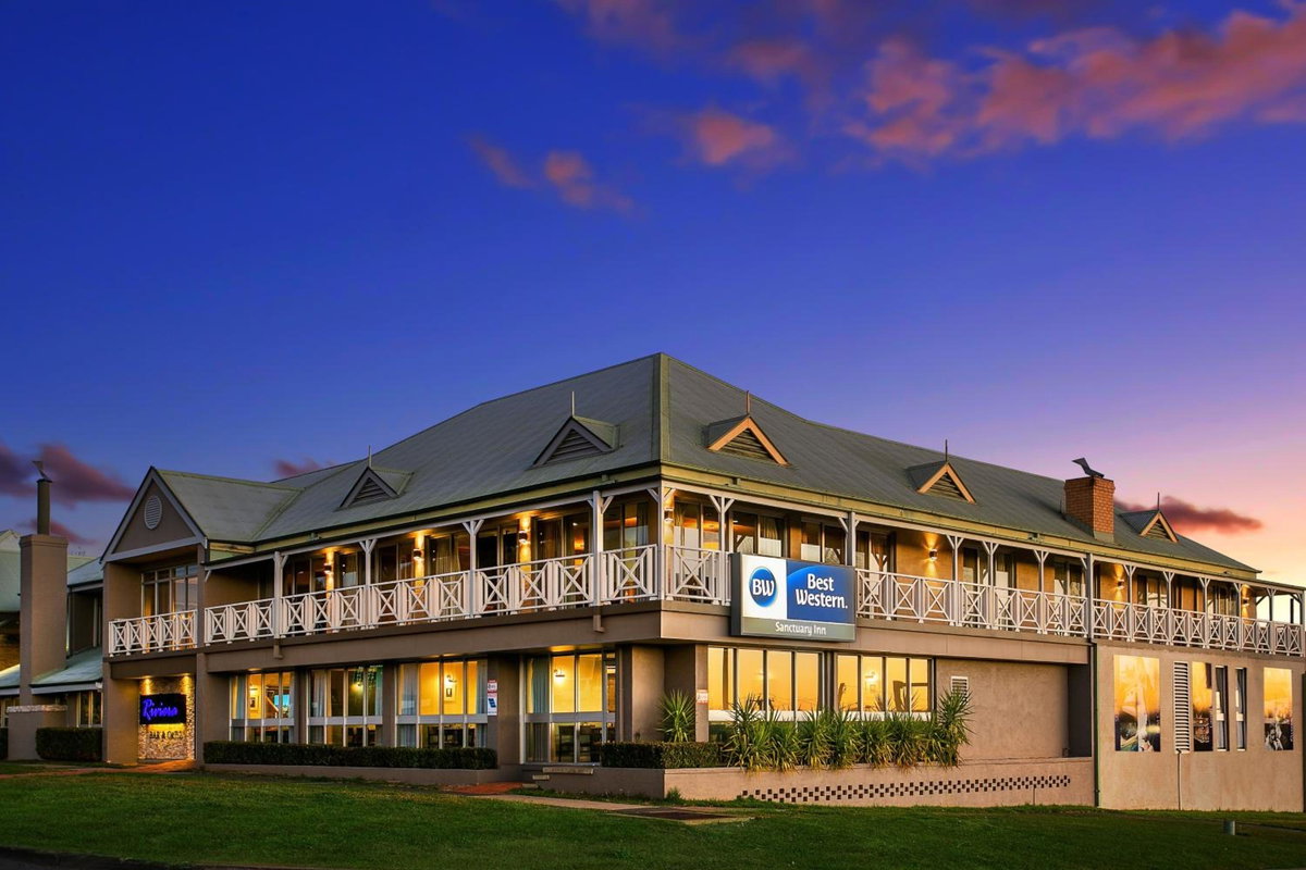 Hotel · Best Western Sanctuary Inn, Tamworth
