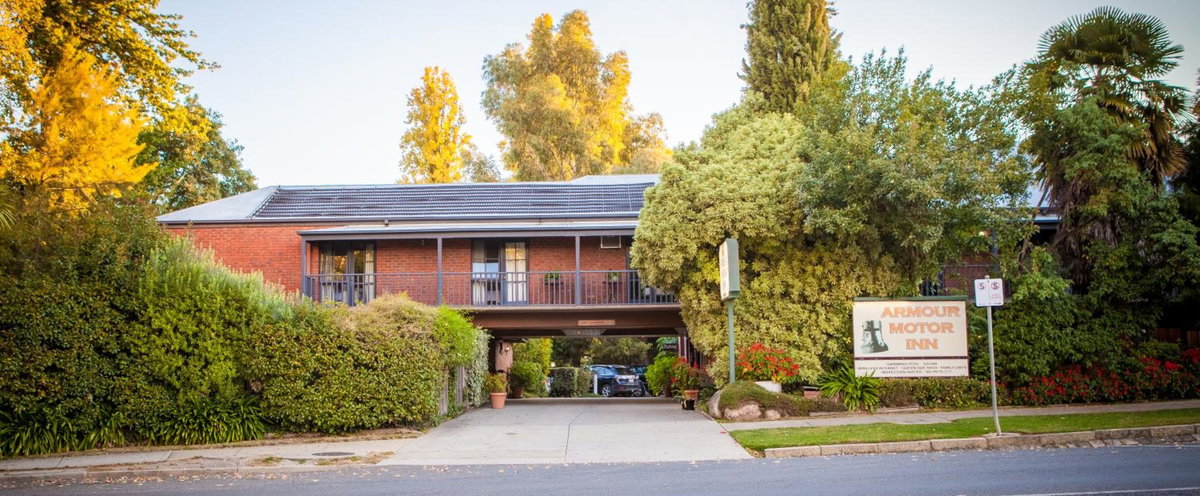 Hotel · Armour Motor Inn, Beechworth