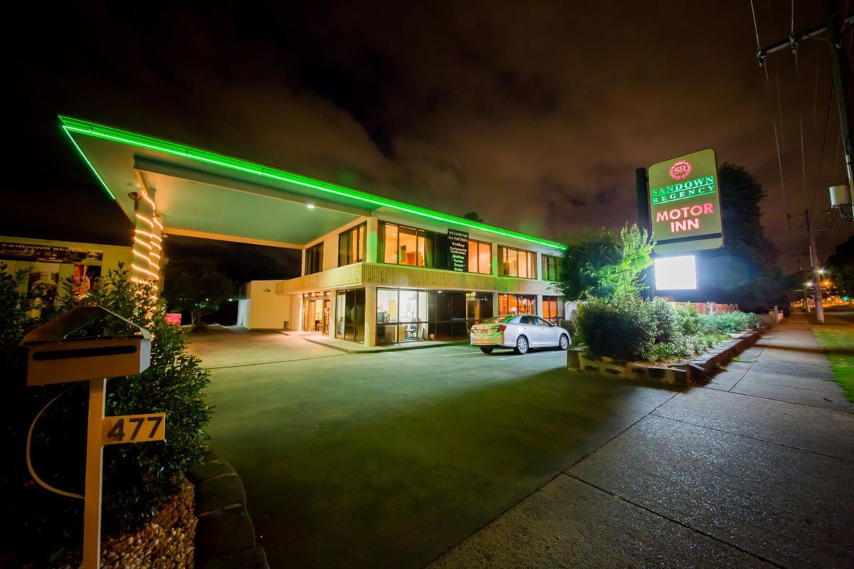 Hotel · Sandown Regency Hotel & Apartments, Noble Park