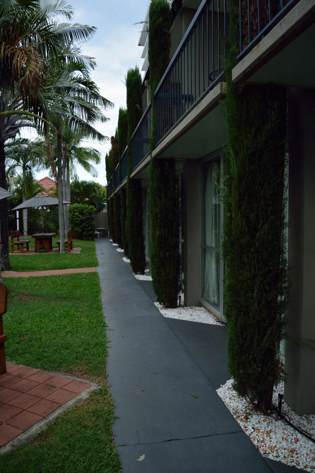 Motel 98, Australia