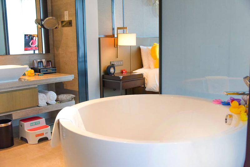 HUALUXE Xiamen Haicang Harbour View by IHG, Xiamen, 中国