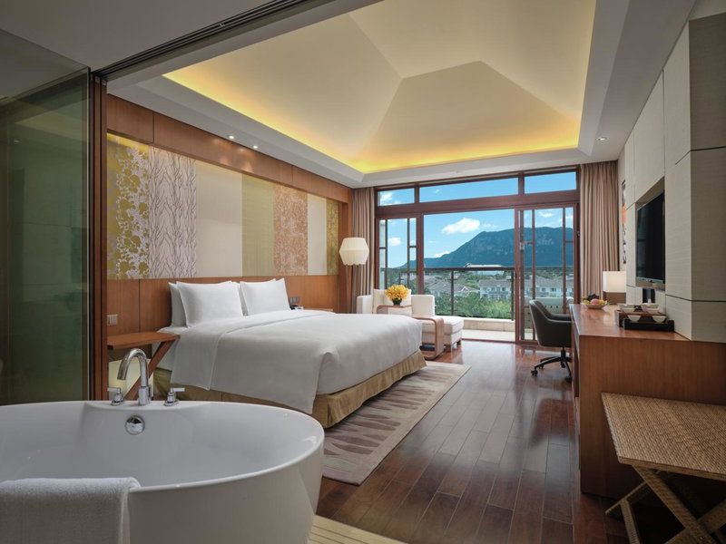 HUALUXE Hotels & Resorts Kunming, Majie, China