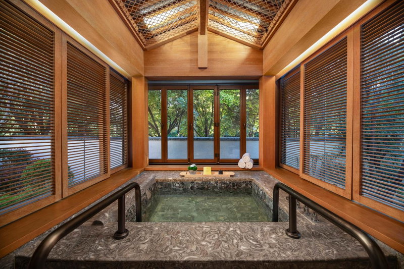 Hotel Indigo Lijiang Ancient Town by IHG, Lijiang, China