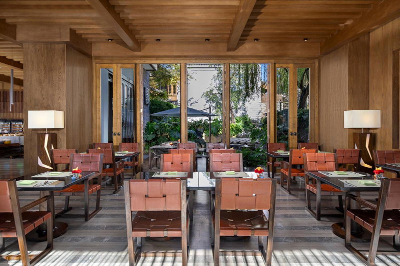 Hotel Indigo Lijiang Ancient Town by IHG, Lijiang, China