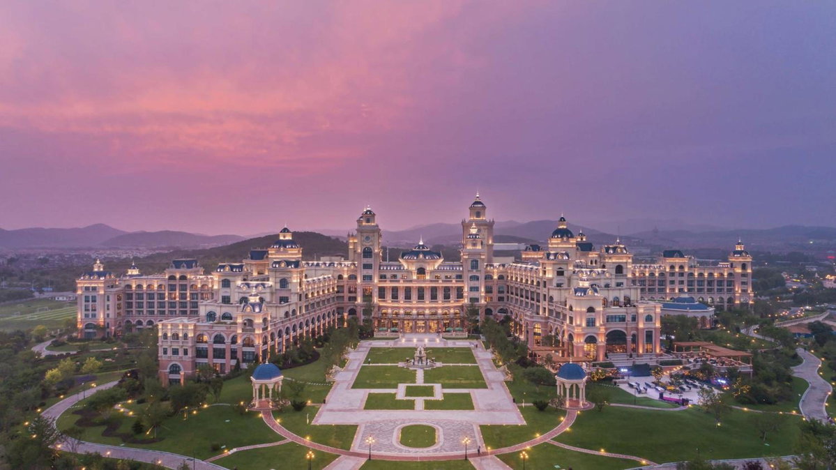 Hilton Dalian Golden Pebble Beach Resort, China
