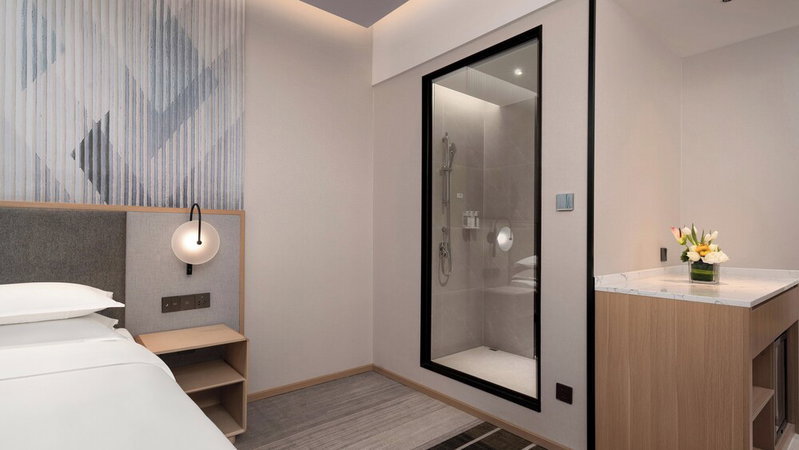 Holiday Inn Hotel & Suites Wuhan New City by IHG, Wuhan, Китай