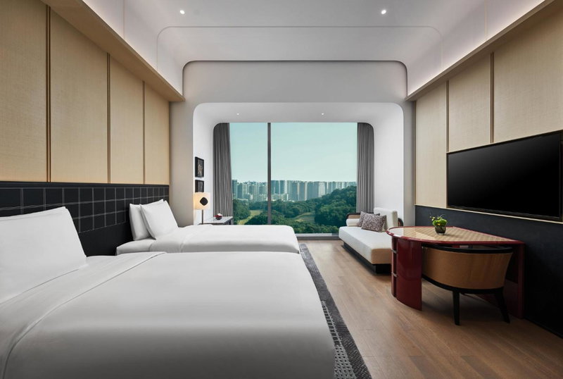 HUALUXE Shenzhen Bao'an by IHG, Shenzhen Bao'an Airport, Shenzhen, China