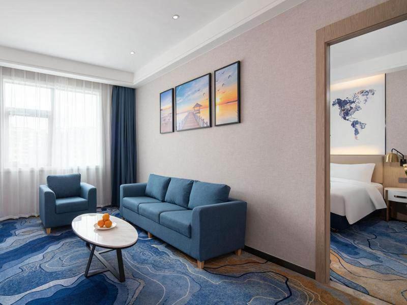Kyriad Marvelous Hotel Shenzhen Baoan Gushu Metro Station, Shenzhen, China