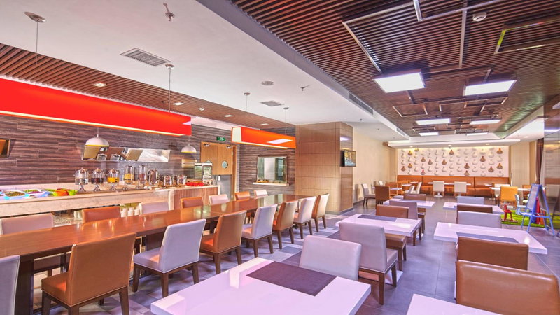 Holiday Inn Express Baoji City Centre by IHG, Baoji, China