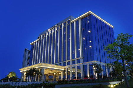 HUALUXE Yangjiang City Center, Yangjiang, China
