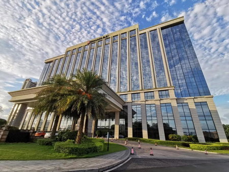 HUALUXE Yangjiang City Center, Yangjiang, China