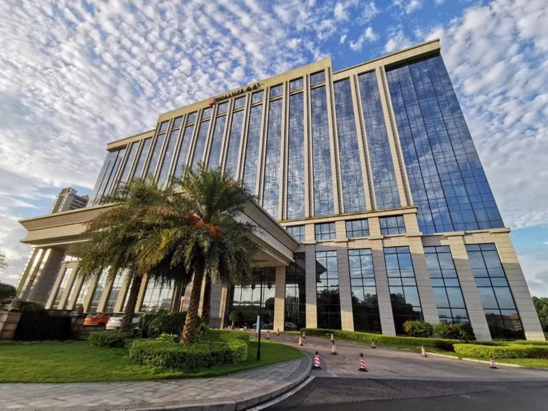 HUALUXE Yangjiang City Center, Yangjiang, China
