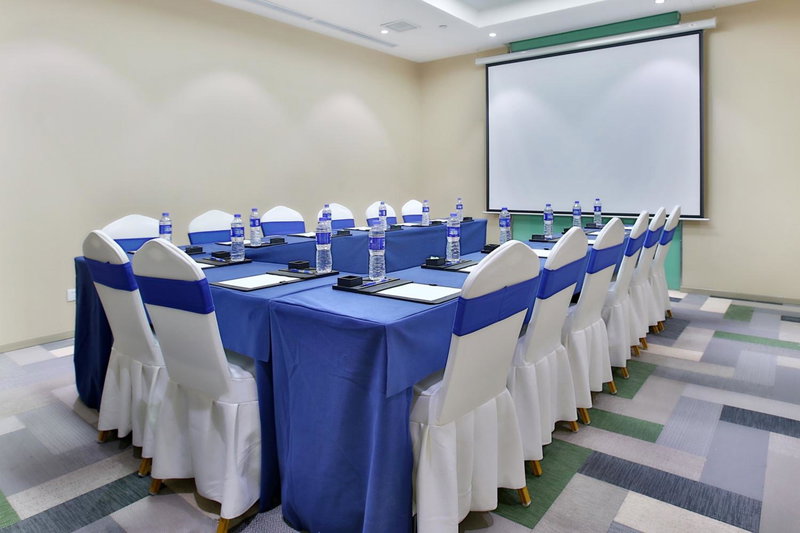 Holiday Inn Express Langfang Park View by IHG, Langfang, Китай