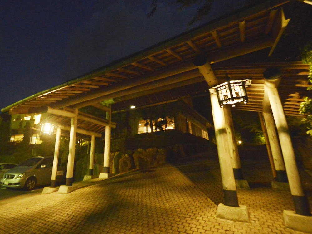 Gora Hanaougi, Japan
