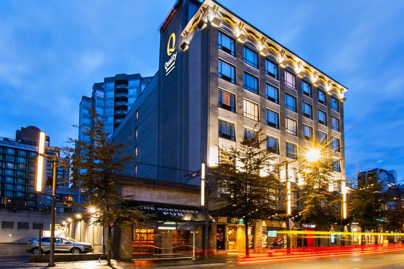 Quality Inn & Suites, West End, Canada
