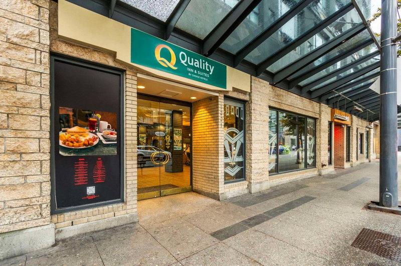 Quality Inn & Suites, West End, Canada