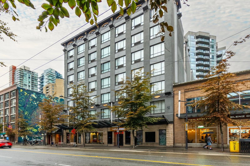 Quality Inn & Suites, West End, Canada
