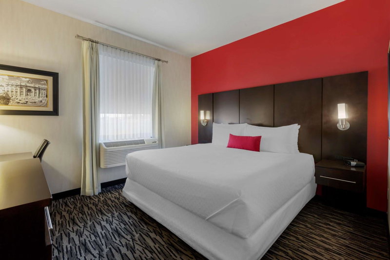 C Hotel by Carmen's, BW Premier Collection, Hamilton, Canada