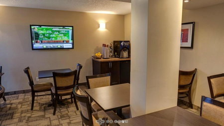 Days Inn by Wyndham Calgary Northwest, Calgary, Canada