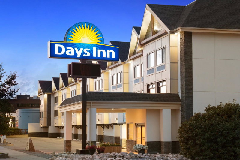 Days Inn by Wyndham Calgary Northwest, Calgary, Canada