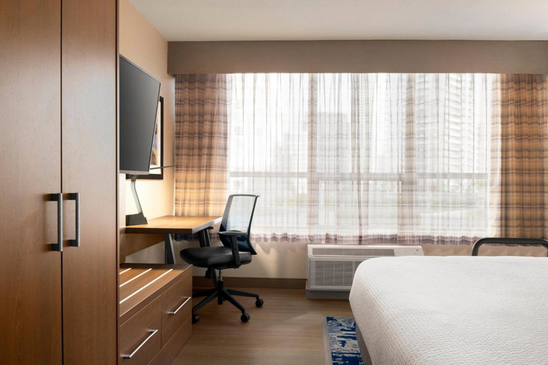 Holiday Inn Express Vancouver-Metrotown (Burnaby), Burnaby, Canada