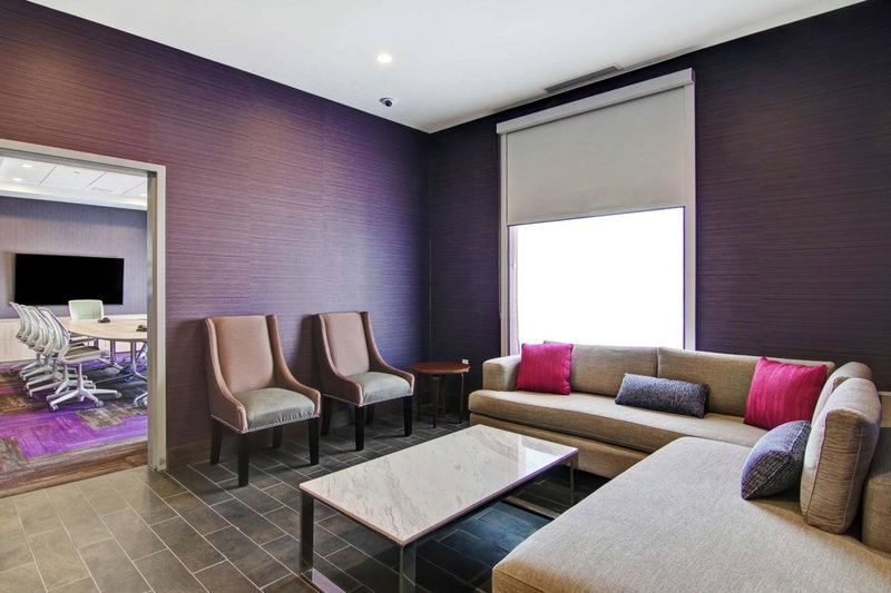 Home2 Suites By Hilton Edmonton South, Edmonton, Canadá