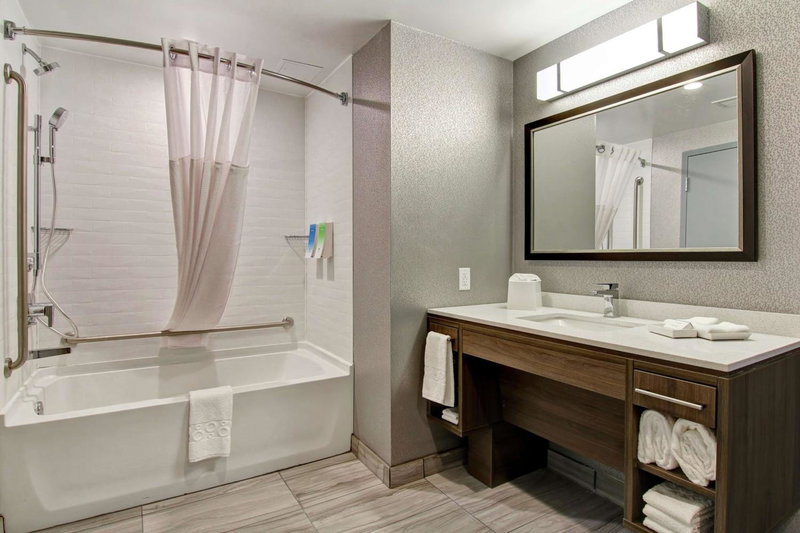 Home2 Suites By Hilton Edmonton South, Edmonton, Canadá