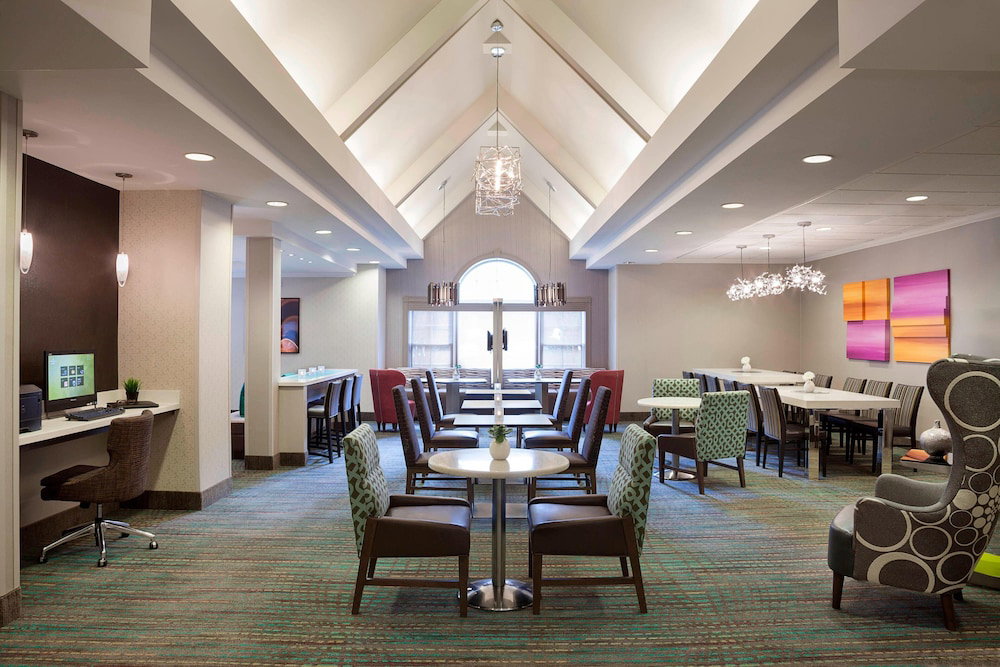 Cambridge Suites Mississauga, Canada