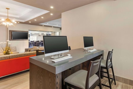 Best Western Plus Executive Inn, Woburn, Canada