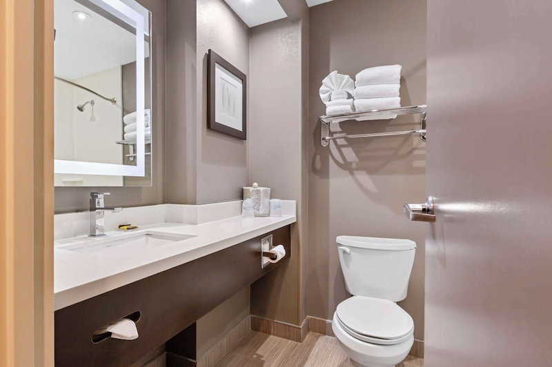 Best Western Plus Executive Inn, Woburn, Canada