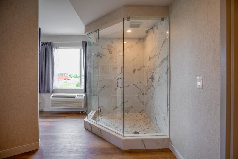 Monte Carlo Inn Oakville Suites, Oakville, Канада