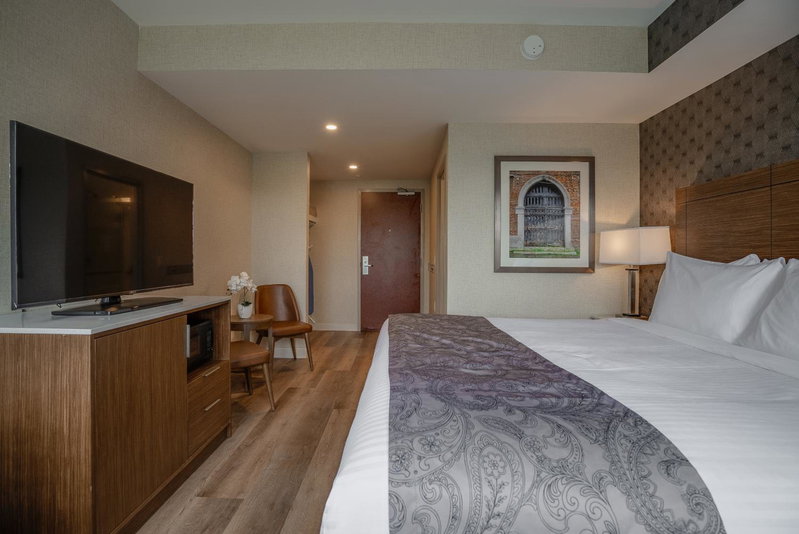 Monte Carlo Inn Oakville Suites, Oakville, Канада