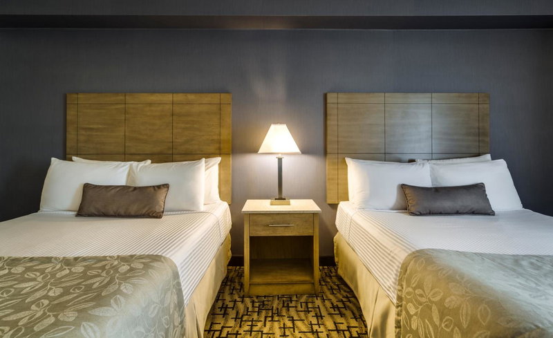 Monte Carlo Inn Oakville Suites, Oakville, Канада