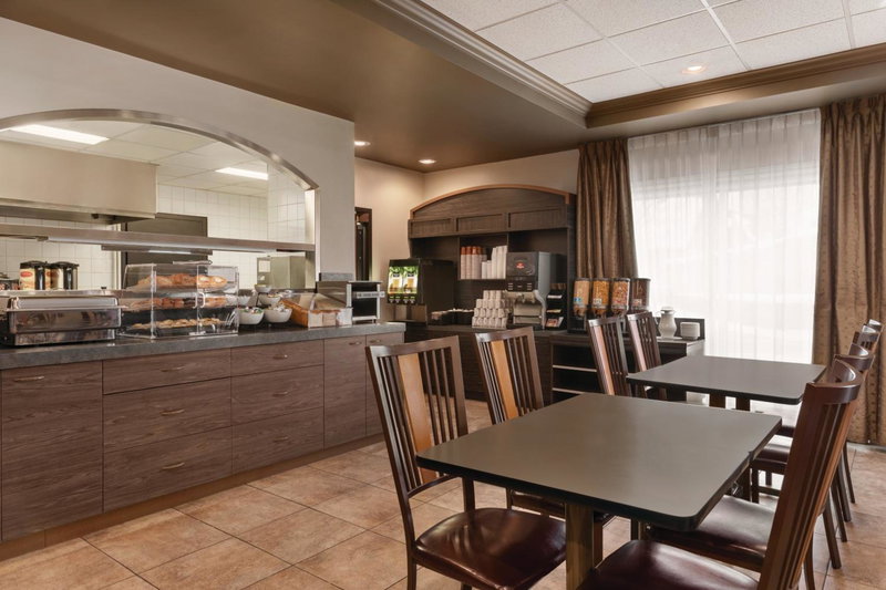 Days Inn by Wyndham Levis, L'Ancienne-Lorette, Canada