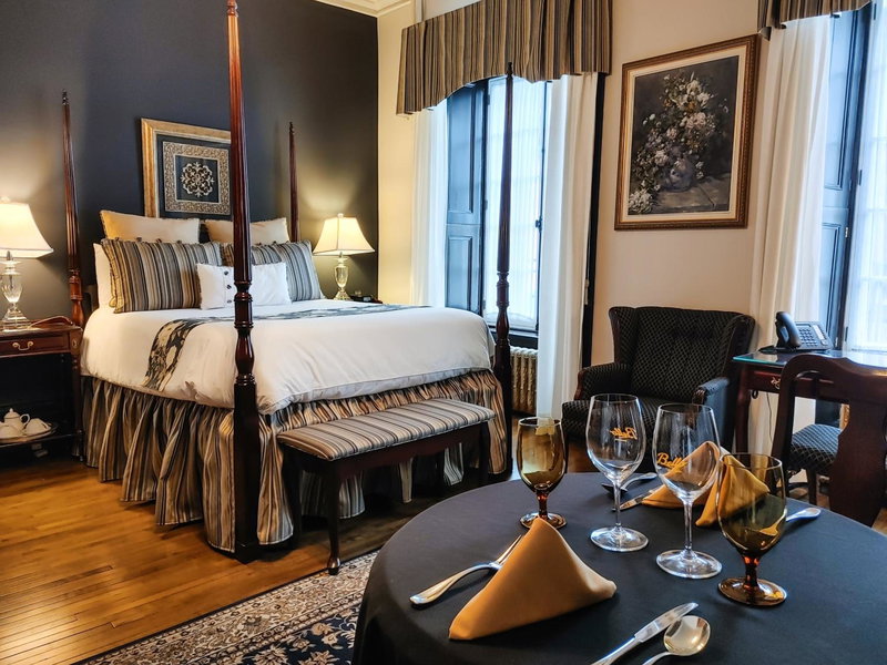 Le Clos Saint-Louis - Par Aneyro, Quebec, Canada