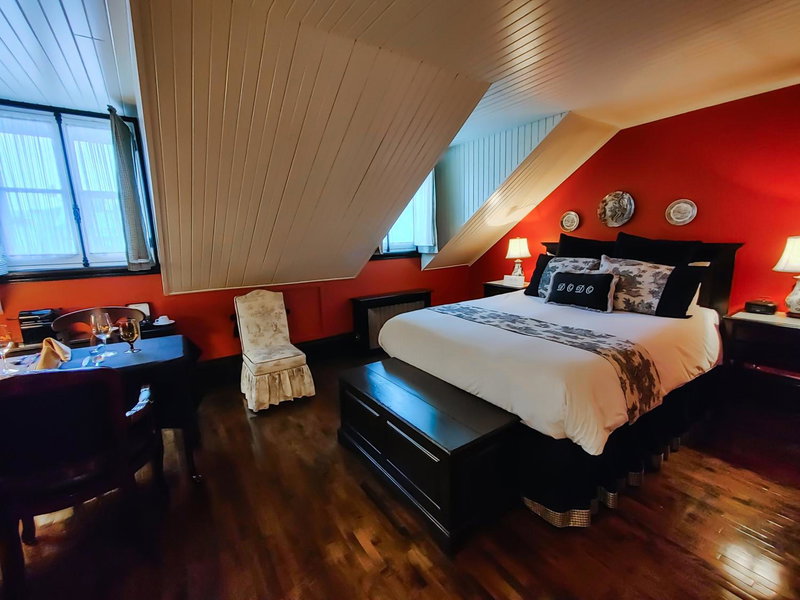 Le Clos Saint-Louis - Par Aneyro, Quebec, Canada