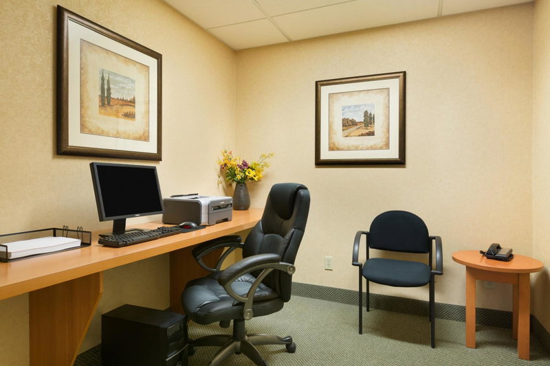 Days Inn by Wyndham Orillia, Orillia, Canada