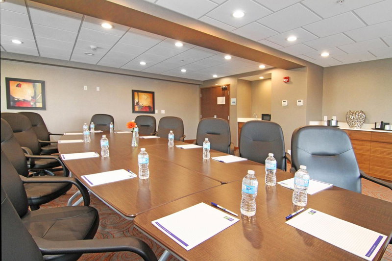 Holiday Inn Express and Suites Calgary University by IHG, Calgary, Canada