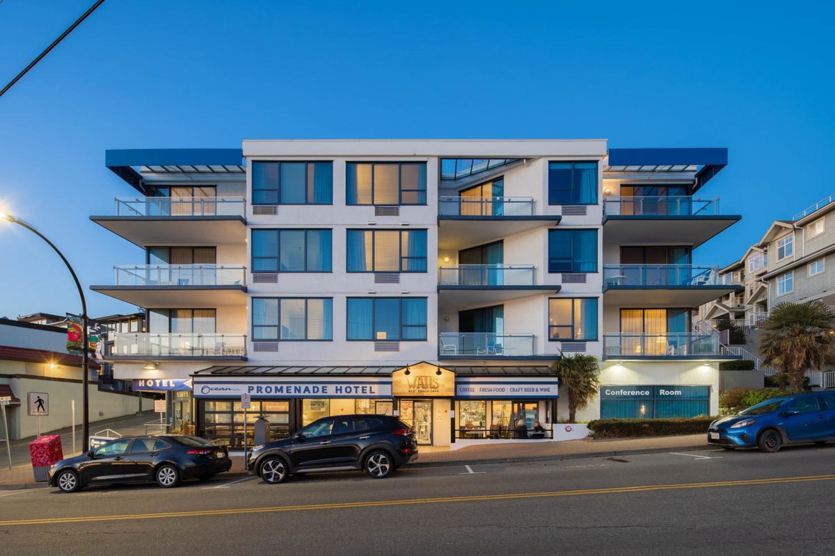 Hotel · Ocean Promenade Hotel, White Rock