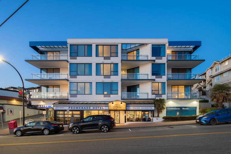 Ocean Promenade Hotel, White Rock, Canada