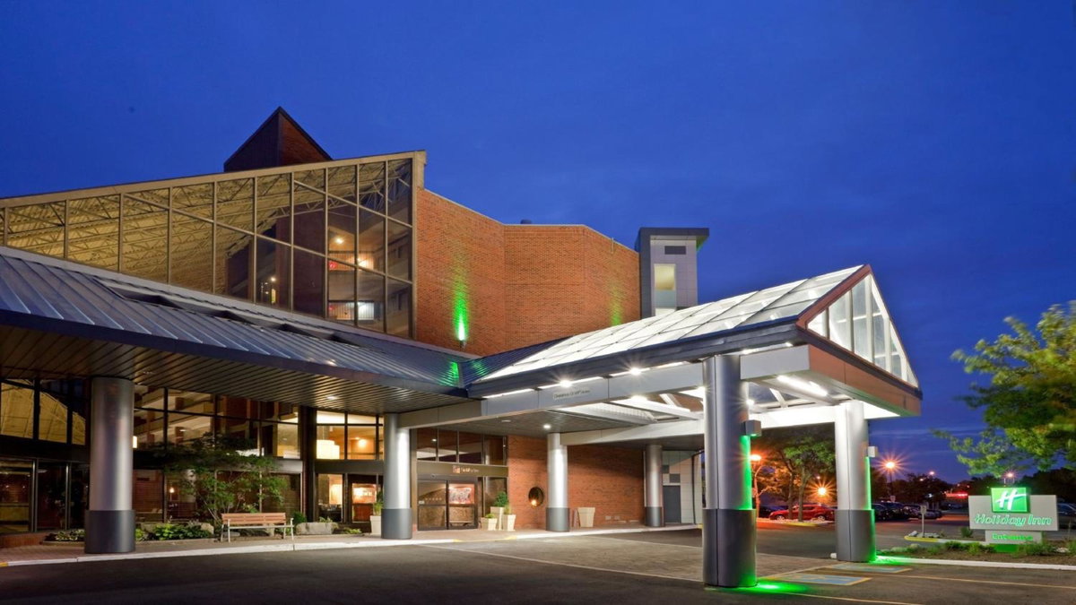 Holiday Inn Oakville Centre by IHG, Канада