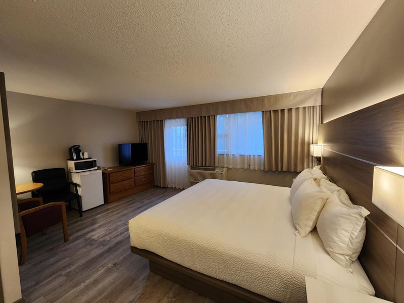 Days Inn by Wyndham Penticton Conference Centre, Penticton, Canada