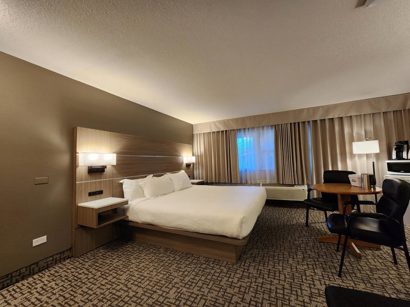 Days Inn by Wyndham Penticton Conference Centre, Penticton, Canada