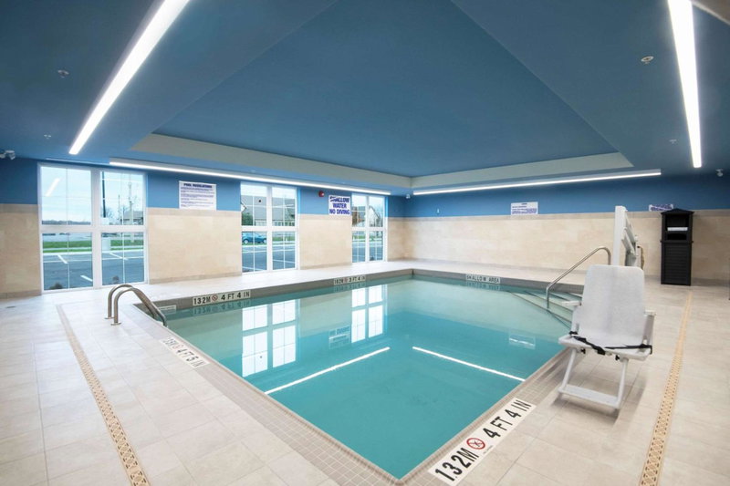 Comfort Inn & Suites, Kanata, Canada