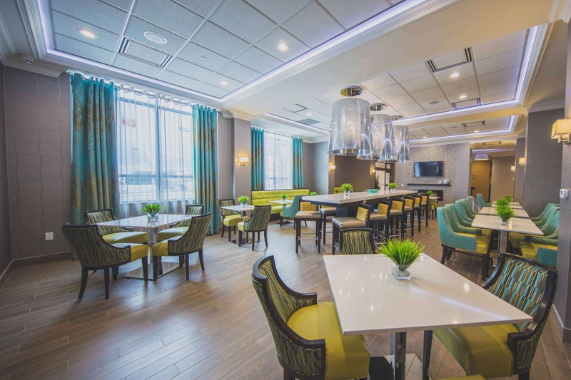 Hampton Inn & Suites by Hilton Bolton, Mount Olive-Silverstone-Jamestown, Canada