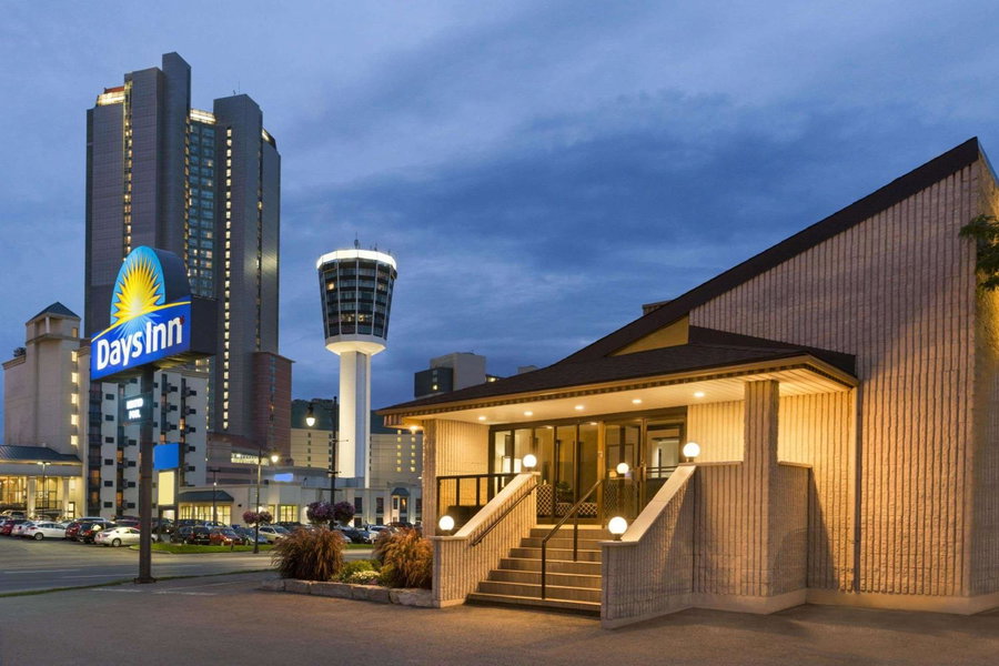 Days Inn by Wyndham Fallsview, Niagara Falls, Canada